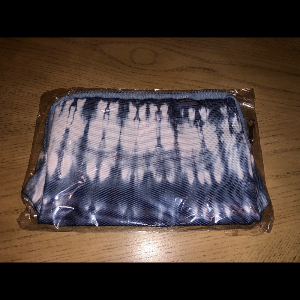 Blue/White Tiedye Makeup Case